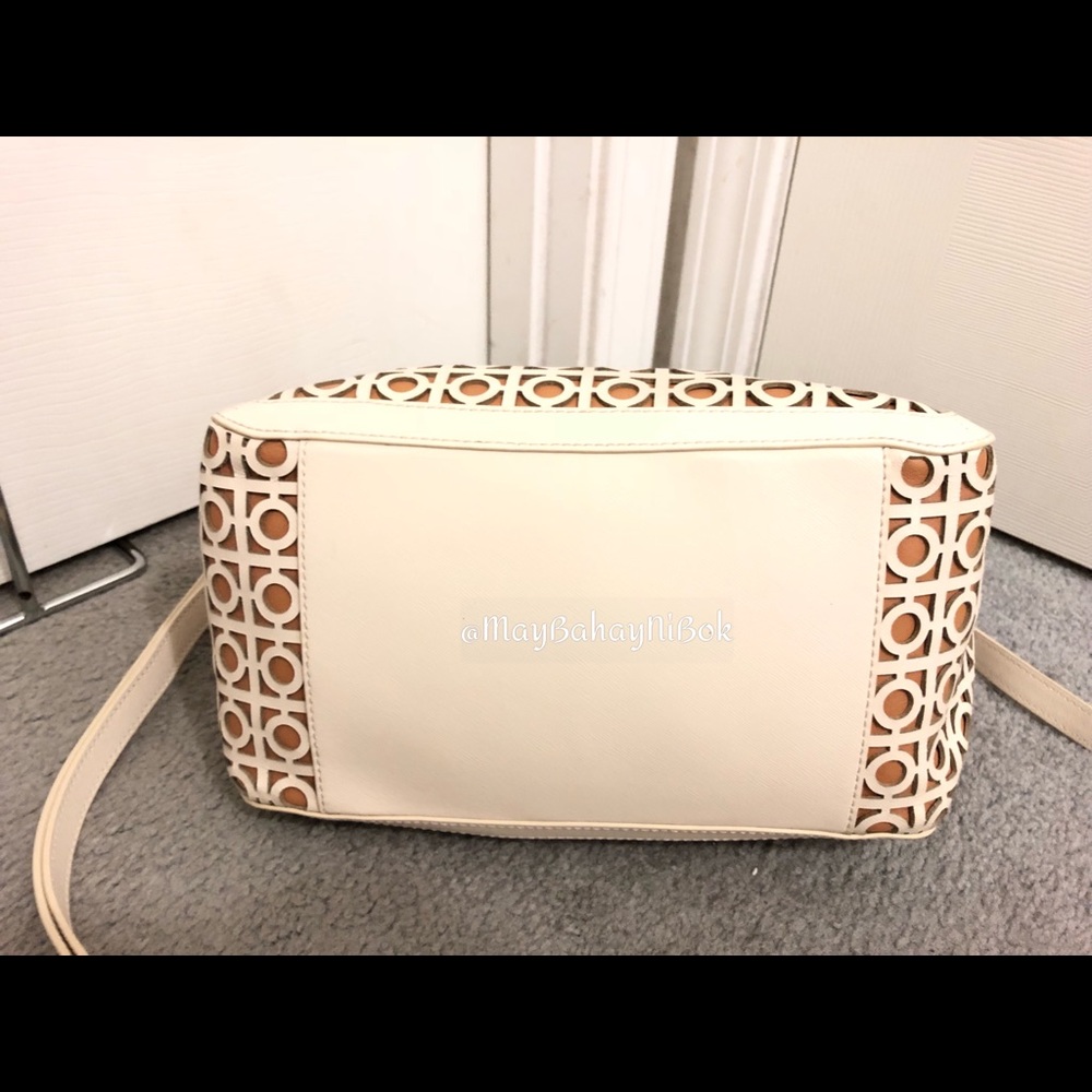 ✖️SOLD✖️Tory Burch Kelsey Perforated Satchel - Picture 4 of 8